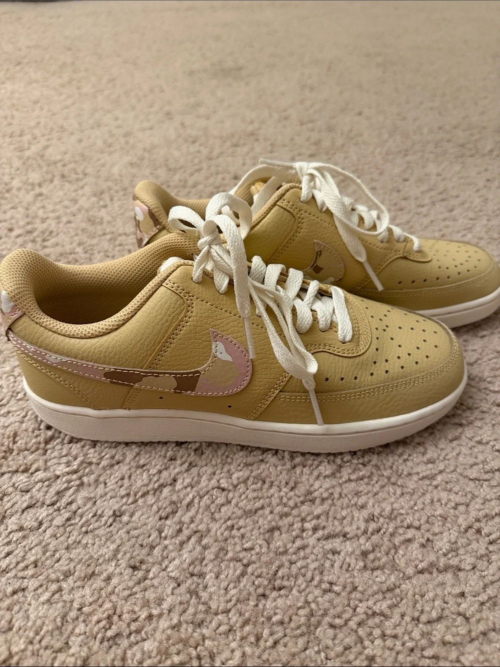 Nike Women’s Low-Top Sneakers